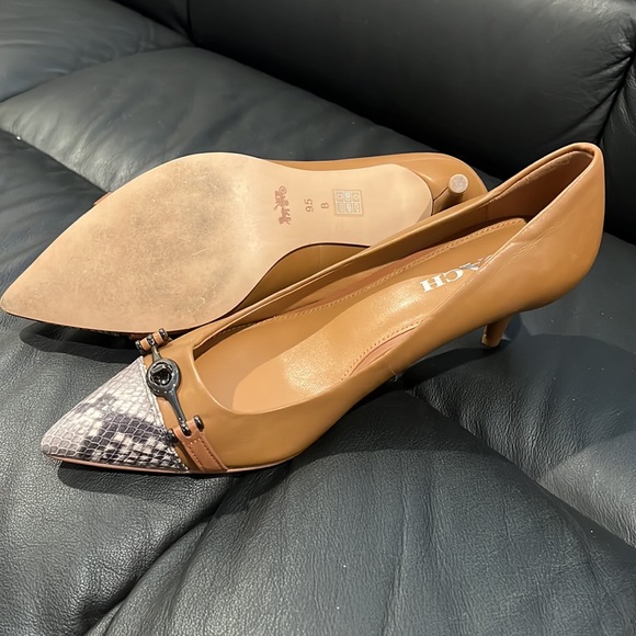 Coach lauri python snake cognac leather pointed toe heels 2 1/2 inch 9.5 9 1/2 - Picture 3 of 5